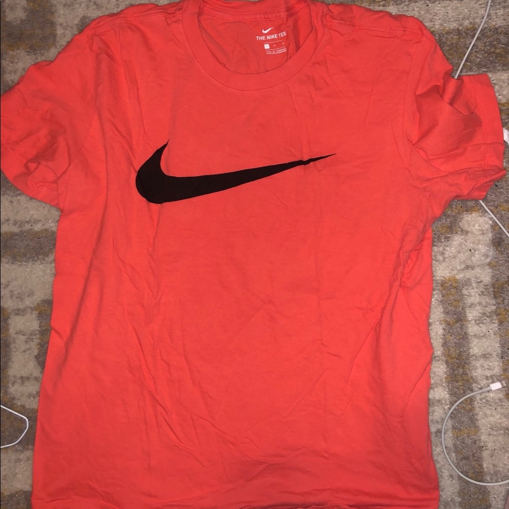 Nike tee men’s Large